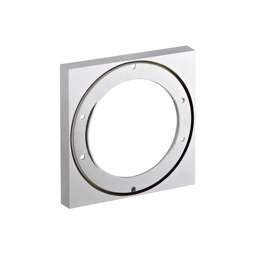 Eckige Edelstahlplakette mit runder Öffnung und Montagebohrungen, entworfen von AXOR, zur Verwendung in modernen Badezimmerinstallationen.